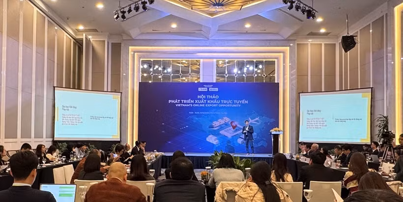 越南电子商务协会（VECOM）与国际电子商务研究组织Access Partnership在河内联合举行“在线出口发展研讨会”。图自越通社