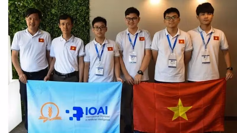 来自河内阿姆斯特丹重点高中学校的越南1号队获得铜牌。图自nhandan.vn
