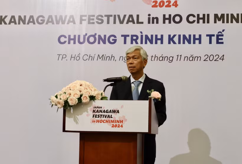 胡志明市人民委员会副主席武文欢发表讲话。图自越通社