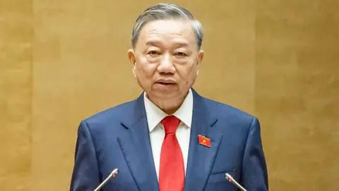 美国、荷兰、德国、塞尔维亚等国领导人向越南国家主席苏林致贺信和贺电