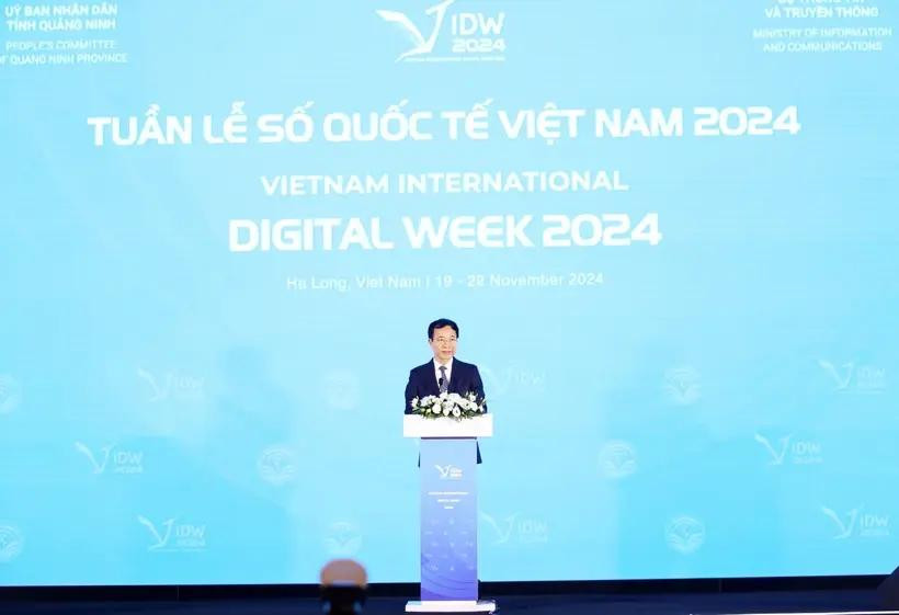 信息技术部部长阮孟雄发表讲话。图自越通社