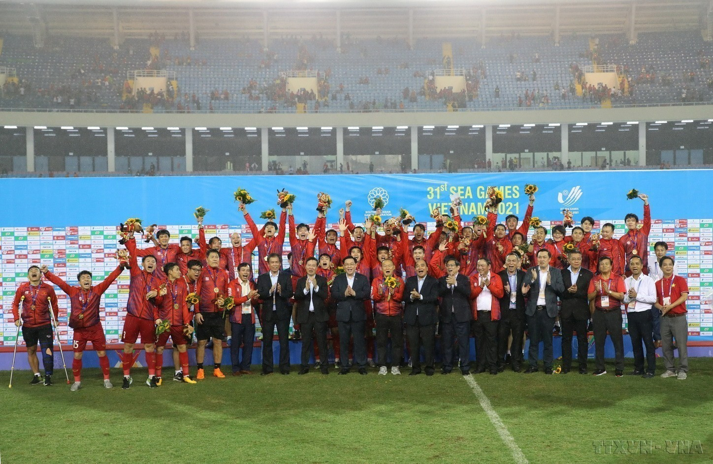  vna-potal-khai-mac-trien-lam-anh-30-nam-hop-tac-viet-nam-han-quoc-6491865.jpg