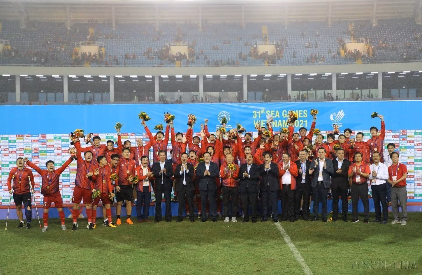 vna-potal-khai-mac-trien-lam-anh-30-nam-hop-tac-viet-nam-han-quoc-6491865.jpg