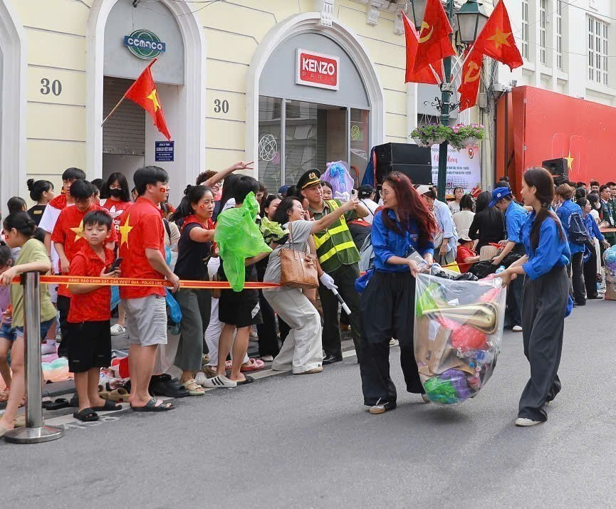 vna-potal-cung-lan-toa-nhung-hinh-anh-dep-sau-le-tong-duyet-a80-8245033.jpg
