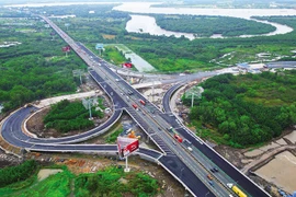 胡志明市-龙城高速公路扩建项目现场。图自越通社