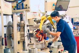 发展辅助产业不仅是吸引可持续投资的战略任务，更是国内企业深度参与并逐步掌握全球供应链的关键因素。图自https://moit.gov.vn/