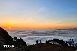 同高山顶的美景。图自越通社