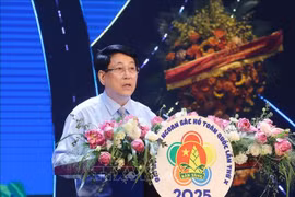 国家主席梁强发表讲话。图自越通社