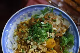 广南面已成为越南饮食文化的代表性美食之一。图自越通社