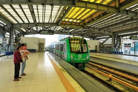 河内自8月30日至9月2日免费开放130条公交和城市铁路线路。图自越通社