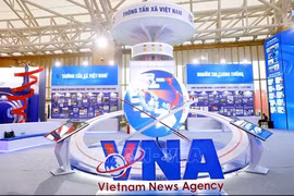 展区的亮点是一只位于中心位置的一颗大球。图自越通社