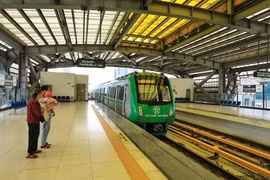 河内自8月30日至9月2日免费开放130条公交和城市铁路线路。图自越通社