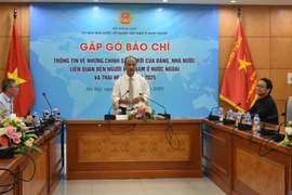国家海外越南人委员会主任阮忠坚主持会议。图自https://tuoitrethudo.vn/