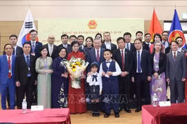 越共中央总书记苏林会见旅韩越南人代表。图自越通社