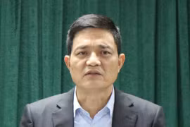 食品安全局受贿案：近60名相关人员被传唤
