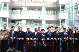 主题为“光之纽带连接友谊——北斗星下的两个民族故事”的特别展览在韩国首都首尔的国会大厦开幕。图自越通社