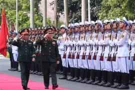 老挝人民军总政治局主任翁松·印潘匹米对越南进行正式访问。图自越通社