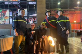 迷失在黄连国家公园的两外国游客获救。图自越通社