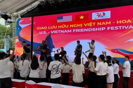 越美友好交流活动在胡志明市举行。图自htv.com.vn