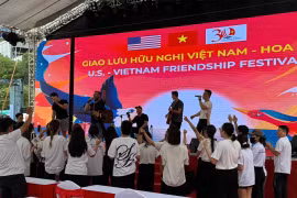 越美友好交流活动在胡志明市举行。图自htv.com.vn