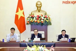 越南国会主席陈青敏在会上发表讲话。图自越通社