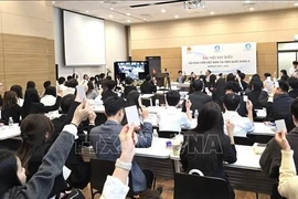2025年4月6日，韩国越南学生会（VSAK）举行了第十届在韩越南留学生代表大会。图自越通社