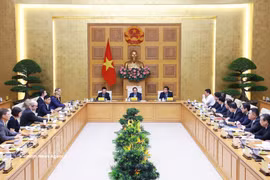2025年5月13日上午，越南政府总理范明政在河内会见正在越南投资经营的美国企业代表。图自越通社