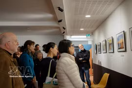 "越南—国家—人民"图片展在法国举行。图自越通社