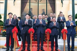 苏林总书记出席河内黎石街2号北部府大楼移交仪式。图自越通社