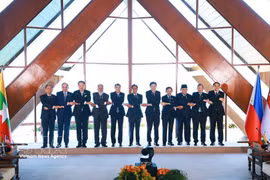 东盟各国领导人合影。图自越通社