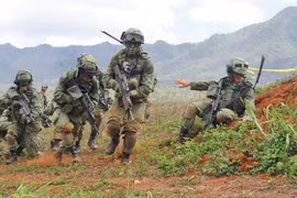 新加坡士兵在一次演训中。图自中国hawaiiarmyweekly.com