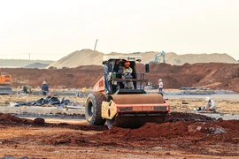 2026年公共投资规模可能需达到165万亿越南盾。图自越通社