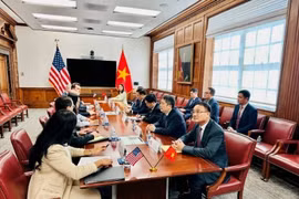 越南工贸部长黎孟雄同美国商务部长霍华德·卢特尼克举行工作会谈。图自moit.gov.vn