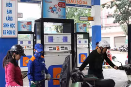 4月24日15时起越南各类成品油零售价上调。图自越通社
