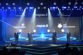 各方联合宣布扩大部署越中两国间跨境二维码支付服务。图自越通社