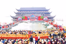 三祝寺一直以来吸引着大量游客前来参观、体验。图自人民报