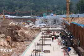 2027年APEC会议中心及配套功能工程施工现场。图自越通社