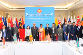 各国代表合影。图自越通社