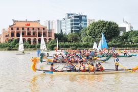 首届胡志明市河流节的水上运动项目。图自人民报