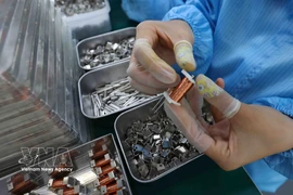 越南具有吸引外资优势的领域包括高科技制造业、电子、半导体封装和检测、高科技元件以及能源，特别是可再生能源。图自越通社