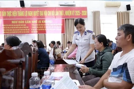 海警第四区司令部开展打击非法、不报告和不受管制捕捞普法宣传。图自越通社