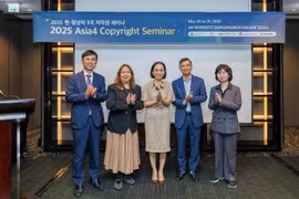 各国代表合影。图自越通社