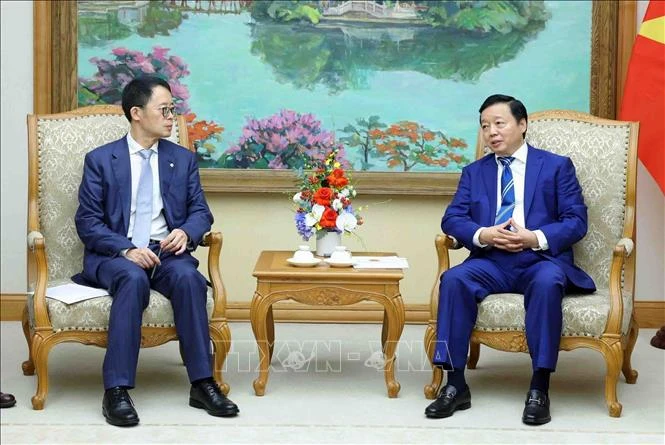 越南政府副总理陈红河会见中国交通建设集团有限公司总经理王海怀