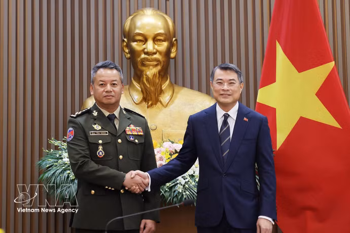 越南政府总理黎明兴会见柬埔寨副首相兼国防大臣。图自越通社