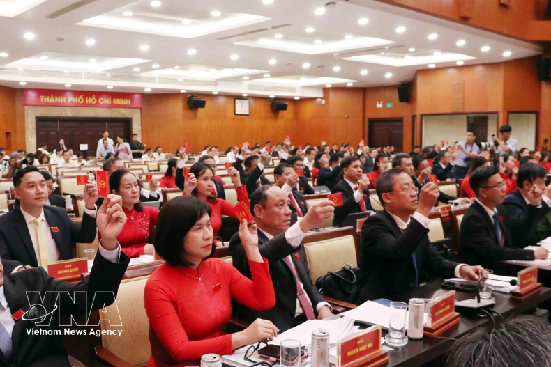 胡志明市人民议会选举产生新一届领导班子