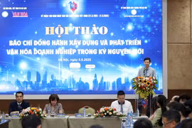 越南文化体育与旅游部副部长胡安峰在研讨会上致开幕词。图自hanoimoi.vn