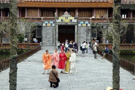 2025年前7个月，顺化市接待游客超过400万人次，同比增长超过70%。图自越通社