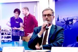 法国驻越大使奥利维耶·布罗谢发表讲话。图自越通社