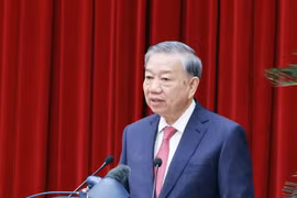 越共中央总书记苏林在越南共产党第十三届中央委员会第十三次全体会议上致闭幕词。图自越通社