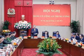 苏林总书记在会上发言。图自越通社